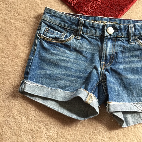 American Eagle 0 Denim Cuffed Fringe Shorts - Picture 2 of 8